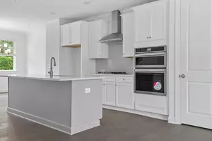 6603 Beacon Dr, Atlanta, GA 30328 - Photo 15