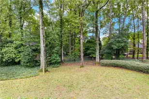 5291 Saffron Dr, Dunwoody, GA 30338 - Photo 7