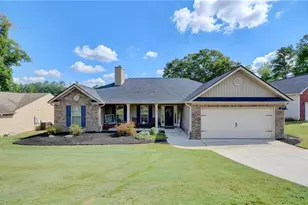 1052 Blakewood Ct, Bethlehem, GA 30620 - Photo 1