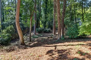 2552 Ridgewood Terrace NW, Atlanta, GA 30318 - Photo 5