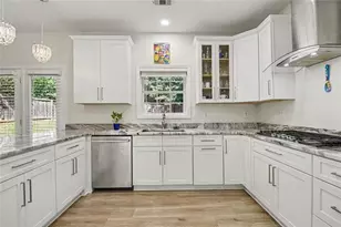 2693 Cascade Bend Dr, Buford, GA 30519 - Photo 5
