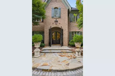3874 Vermont Road NE, Atlanta, GA 30319 - Photo 5