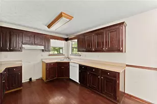 6959 Deaton Henry Rd, Flowery Branch, GA 30542 - Photo 11