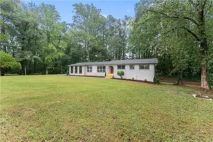758 Springlake Rd, Lawrenceville, GA 30045 - Photo 3