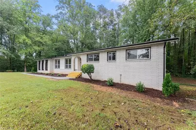 758 Springlake Road, Lawrenceville, GA 30045 - Photo 5