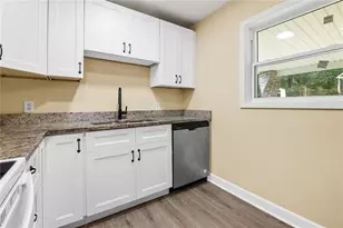 349 Roxbury Dr, Riverdale, GA 30274 - Photo 3