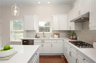 11001 Estates Cir, Alpharetta, GA 30022 - Photo 17