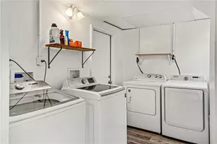 2240 Stephen Long Dr NE, Atlanta, GA 30305 - Photo 15