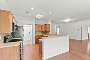 129 Holiday Road E, Buford, GA 30518 - Photo 9