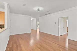 129 Holiday Road E, Buford, GA 30518 - Photo 9