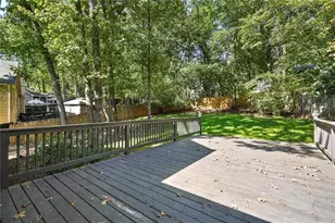 8555 Colony Club Dr, Alpharetta, GA 30022 - Photo 37
