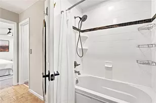 8555 Colony Club Dr, Alpharetta, GA 30022 - Photo 21