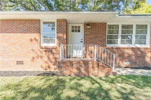 264 E Broad St, Winder, GA 30680 - Photo 9
