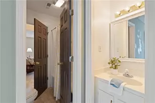3909 Ashford Lake Ct NE, Atlanta, GA 30319 - Photo 19