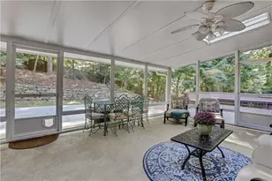400 Hunters Glen Ct, Atlanta, GA 30328 - Photo 9