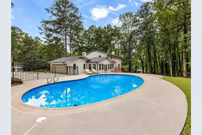 5004 Mountclaire Road, Stone Mountain, GA 30087 - Photo 5