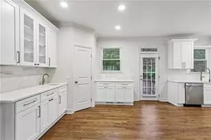 2237 Parkview Ct NW, Atlanta, GA 30318 - Photo 9
