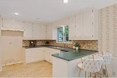 260 Burdette Road NW, Sandy Springs, GA 30327 - Photo 11