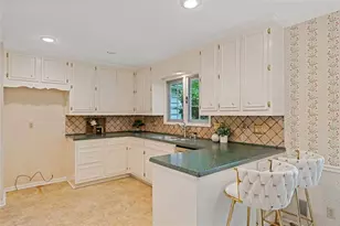 260 Burdette Rd NW, Sandy Springs, GA 30327 - Photo 11