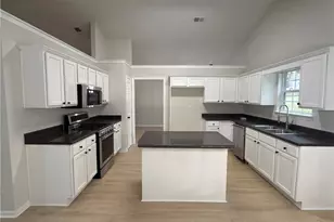 180 Meadowbrook Ct, Covington, GA 30016 - Photo 3