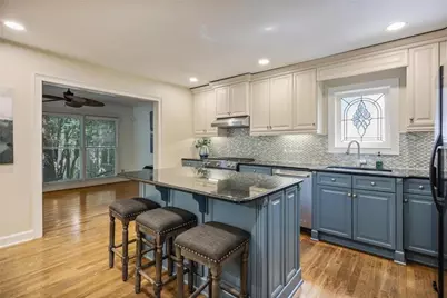 2218 Peachtree Road NW, Atlanta, GA 30309 - Photo 23