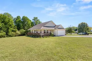 219 Mallard Pond Cir, Alto, GA 30510 - Photo 3