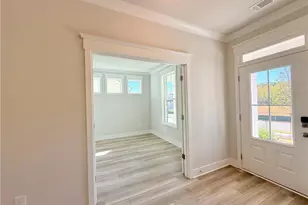 5296 Baymont Dr, Gainesville, GA 30507 - Photo 9