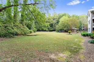 704 Barrington Hills Dr, Sandy Springs, GA 30350 - Photo 5