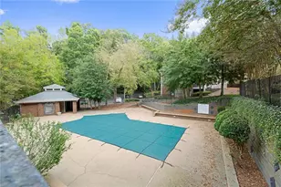 704 Barrington Hills Dr, Sandy Springs, GA 30350 - Photo 39