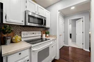 704 Barrington Hills Dr, Sandy Springs, GA 30350 - Photo 21