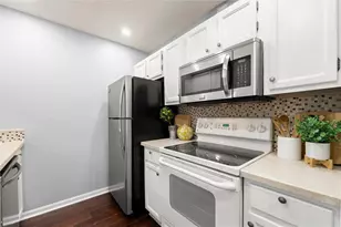 704 Barrington Hills Dr, Sandy Springs, GA 30350 - Photo 19