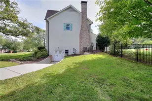 1321 Lakeshore Dr, Snellville, GA 30078 - Photo 3