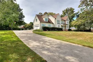1321 Lakeshore Dr, Snellville, GA 30078 - Photo 5