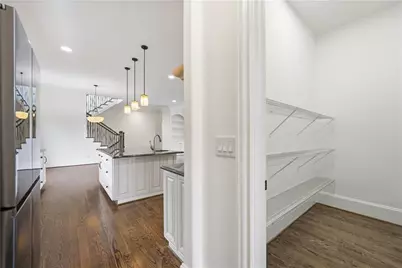 7611 Regency Circle, Sandy Springs, GA 30350 - Photo 25