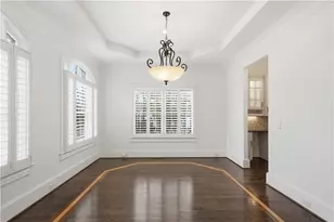 7611 Regency Cir, Sandy Springs, GA 30350 - Photo 17