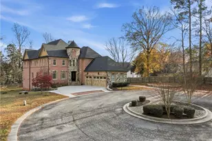 7611 Regency Cir, Sandy Springs, GA 30350 - Photo 5