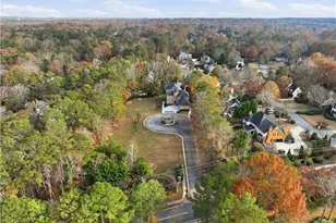 7611 Regency Cir, Sandy Springs, GA 30350 - Photo 11