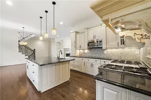 7611 Regency Cir, Sandy Springs, GA 30350 - Photo 27