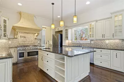 7611 Regency Circle, Sandy Springs, GA 30350 - Photo 31