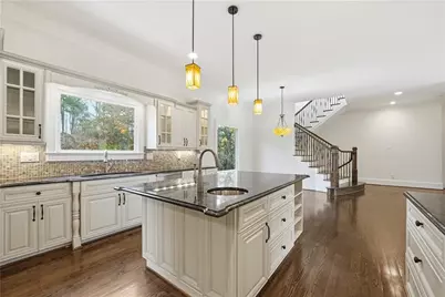 7611 Regency Circle, Sandy Springs, GA 30350 - Photo 29