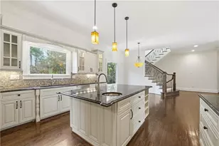 7611 Regency Cir, Sandy Springs, GA 30350 - Photo 29
