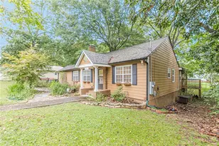 2492 Maple St, East Point, GA 30344 - Photo 7