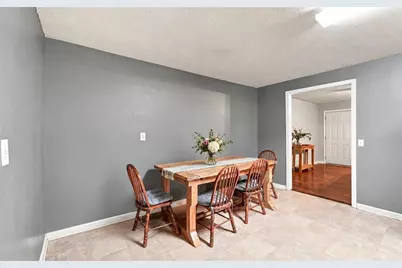 698 Spring Place Road NE, White, GA 30184 - Photo 7