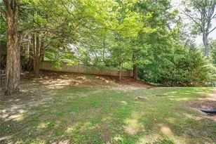 2199 Collins Dr NW, Atlanta, GA 30318 - Photo 3