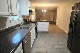 1535 Rogers Crossing Dr, Lithonia, GA 30058 - Photo 5