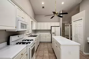 570 Olde Lauren Ct, Alpharetta, GA 30022 - Photo 15