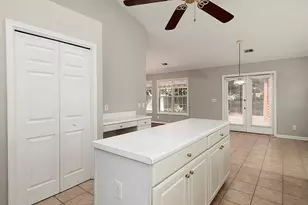 570 Olde Lauren Ct, Alpharetta, GA 30022 - Photo 17