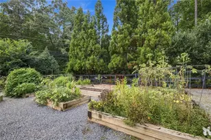 1010 Milhaven Dr, Roswell, GA 30076 - Photo 75