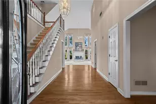 420 Clubfield Dr, Roswell, GA 30075 - Photo 5