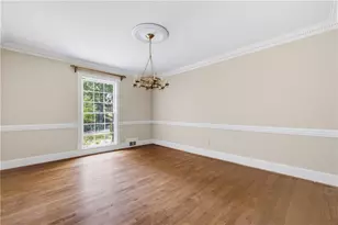 5715 Lake Island Dr, Sandy Springs, GA 30327 - Photo 13
